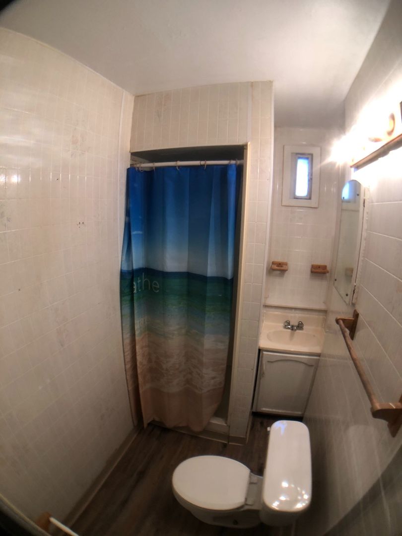 Cudahy Apartment: 3700-3706 E Pulaski Ave