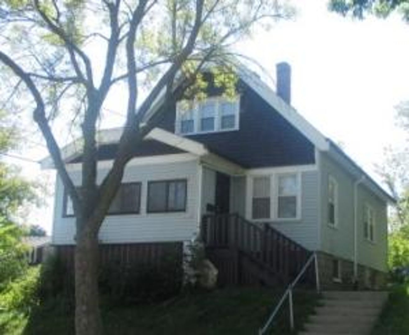 Milwaukee House: 2821 W Concordia Ave