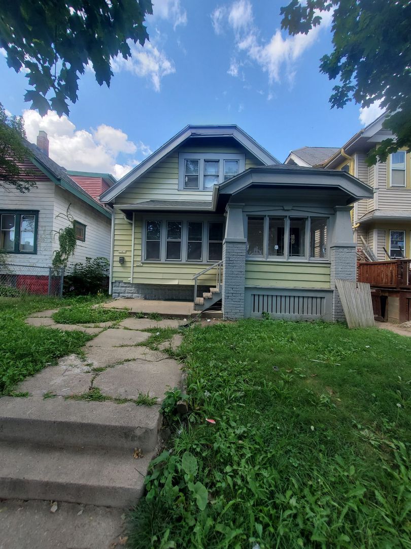 Milwaukee Apartment: 3347-3347A N 28th St.