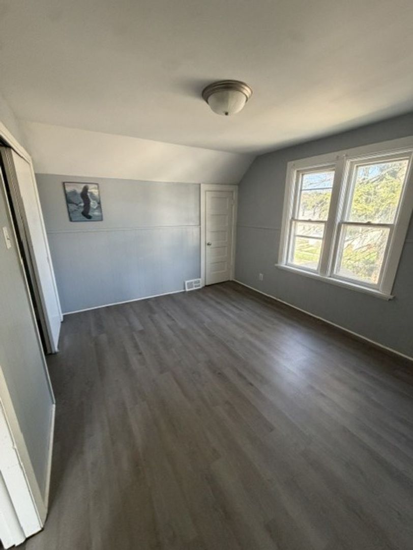 Kenosha Apartment: 6118 25th Ave.