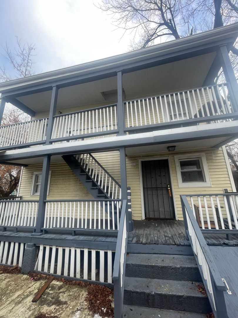 Milwaukee Apartment: 1918 S. 5th Pl.