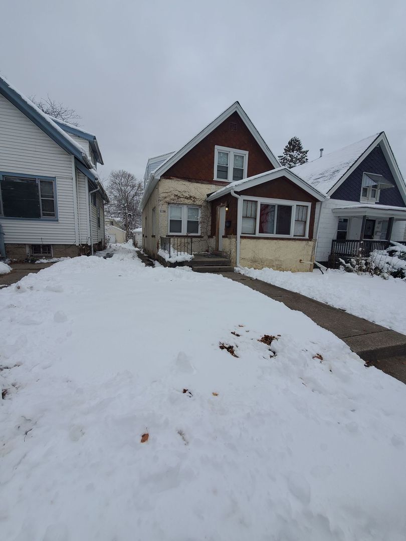 Milwaukee Apartment: 3110 W. Cameron Ave.