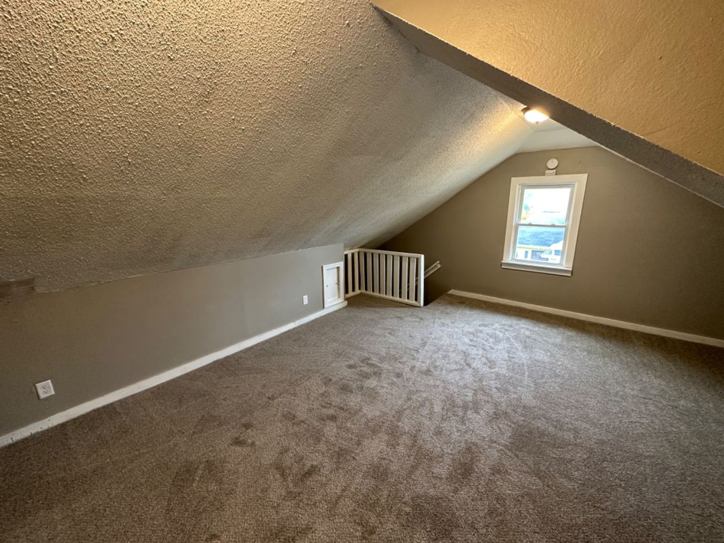 Milwaukee House: 2482 W Concordia Ave