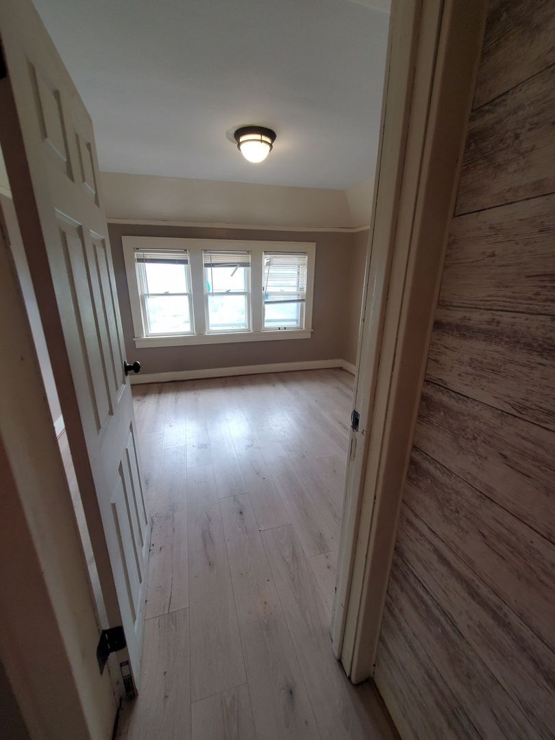 Milwaukee Apartment: 3577 N 19th St./1907 W Finn Pl.