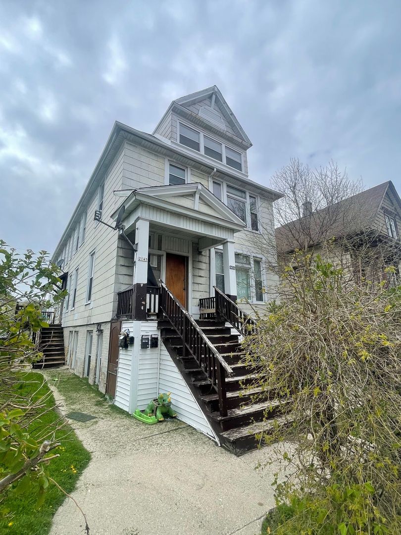 Milwaukee Apartment: 2143-2145 S 15th St.