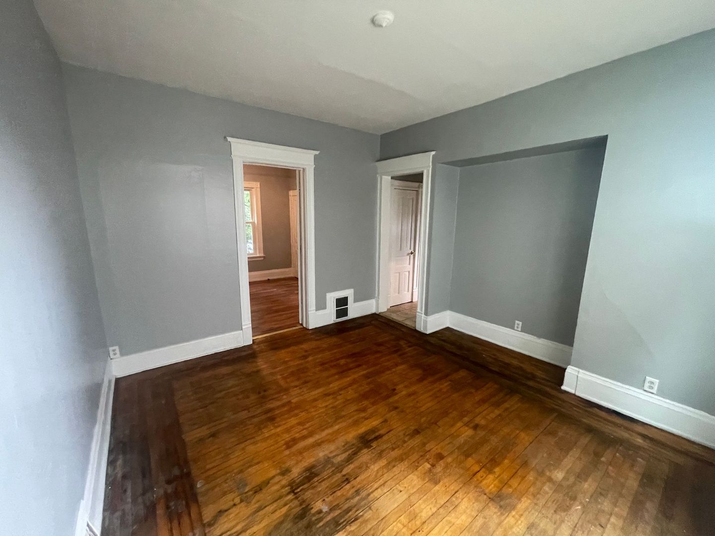 Milwaukee Apartment: 1228-1230 N 28th St