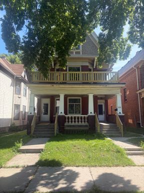 4 Bedroom Upper - Fully remodeled – photo 1