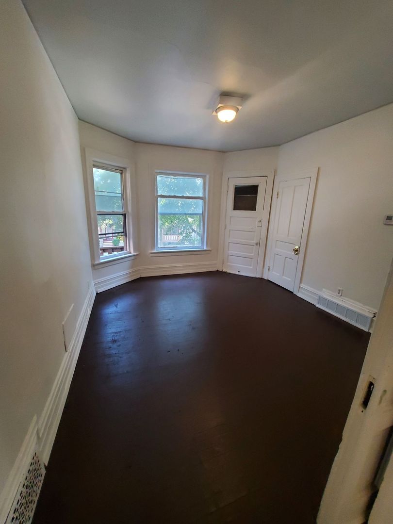 Milwaukee Apartment: 2458-2460 W Juneau Ave.