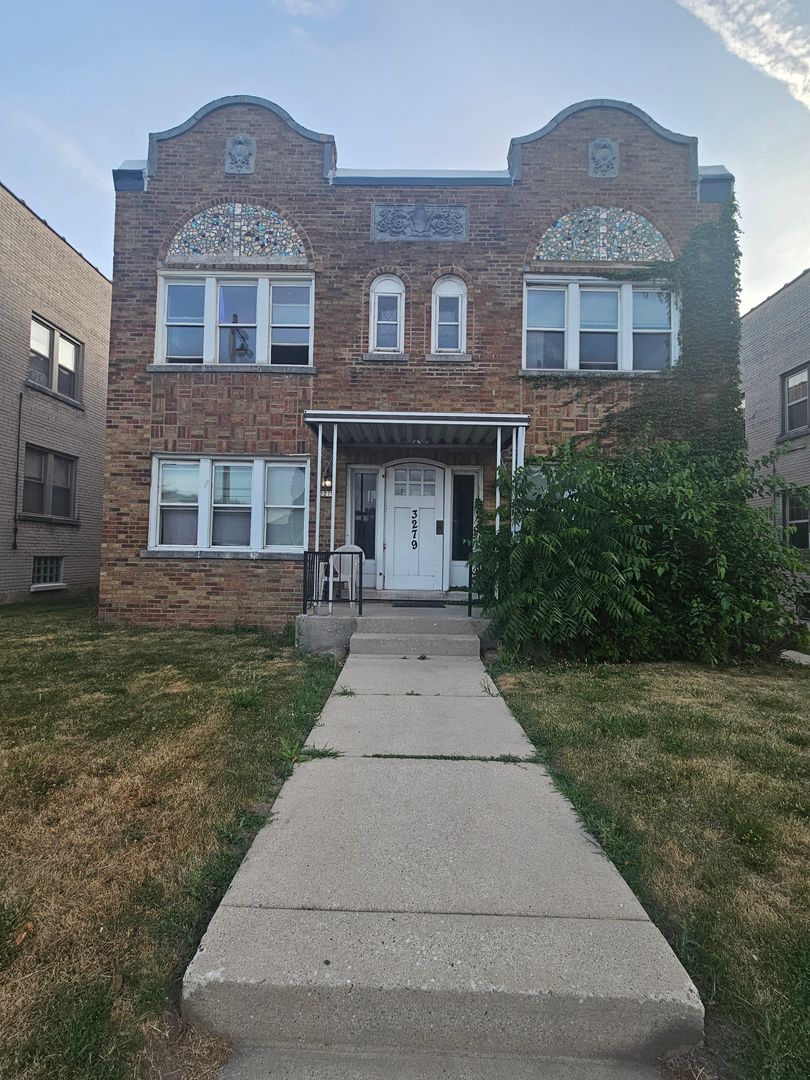 Milwaukee Apartment: 3279 S Kinnickinnic Ave.