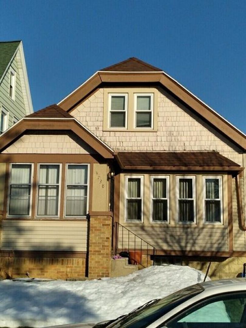 Milwaukee House: 3738 N 22nd St.