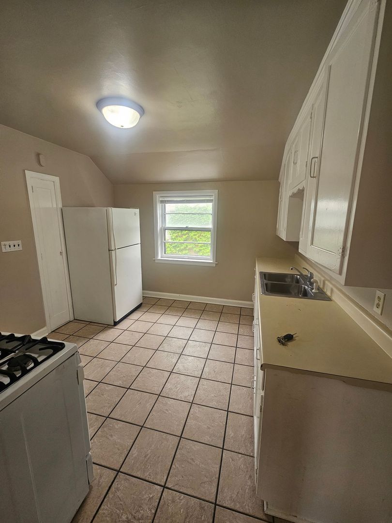 Milwaukee Apartment: 7135-7137 W Bluemound Rd.