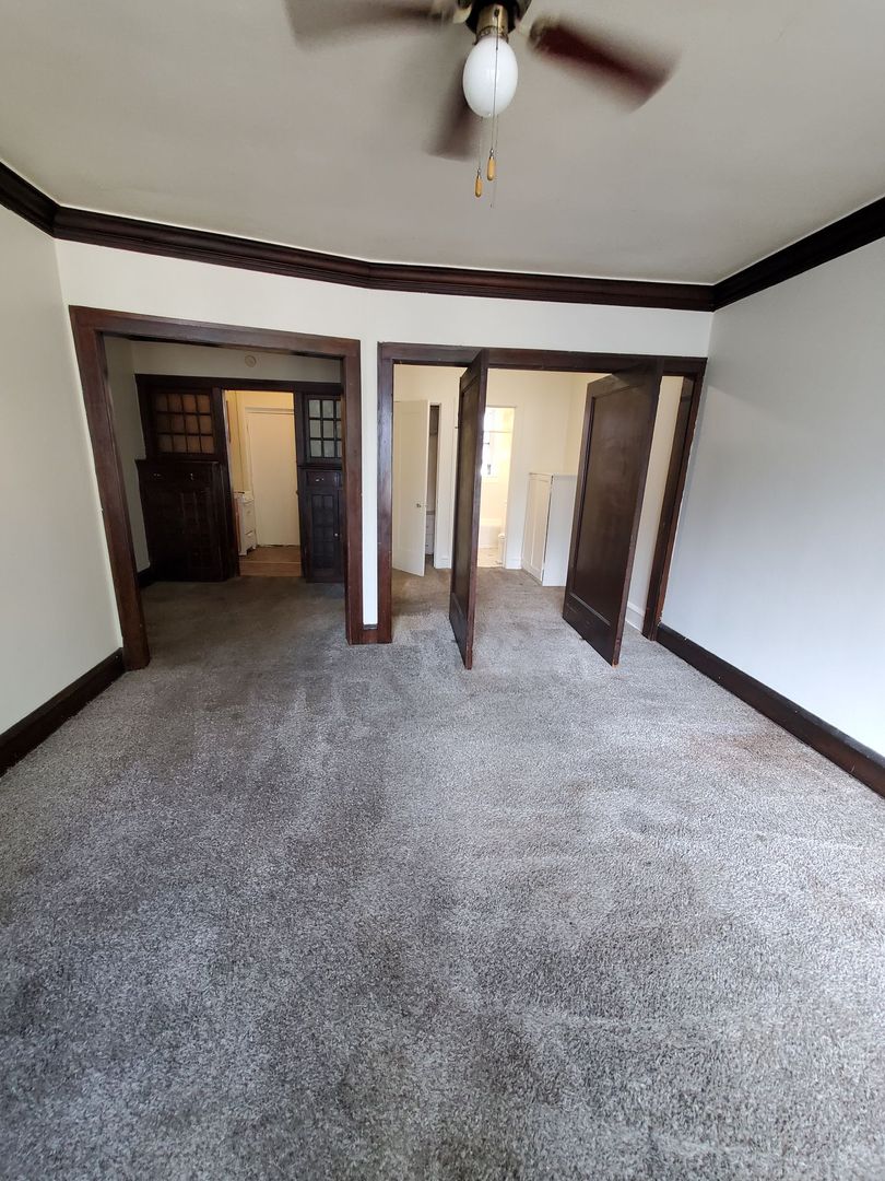 Racine Apartment: 831 College Avenue