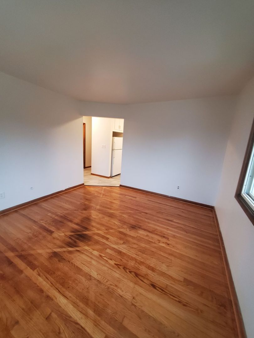 Waukesha Apartment: 411 N Moreland Blvd