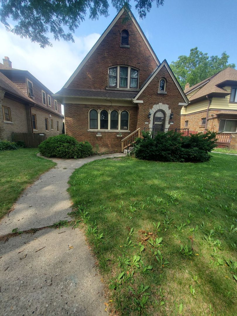 Milwaukee Apartment: 3165 N. 52nd St.