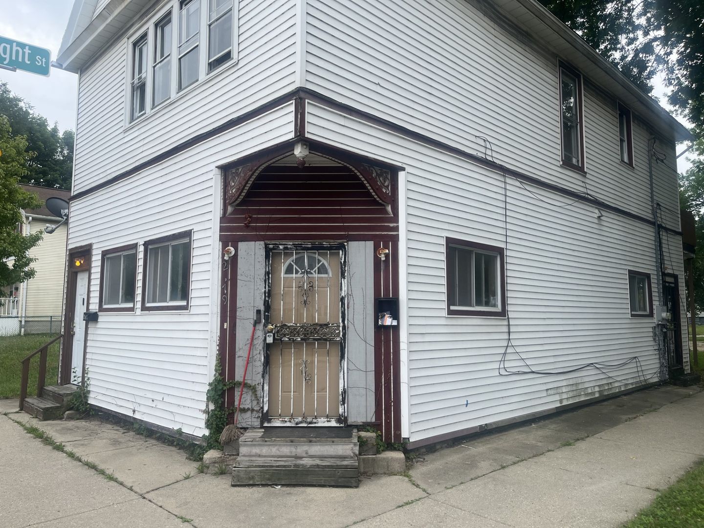 Milwaukee Apartment: 2477-2479 N 6th St.