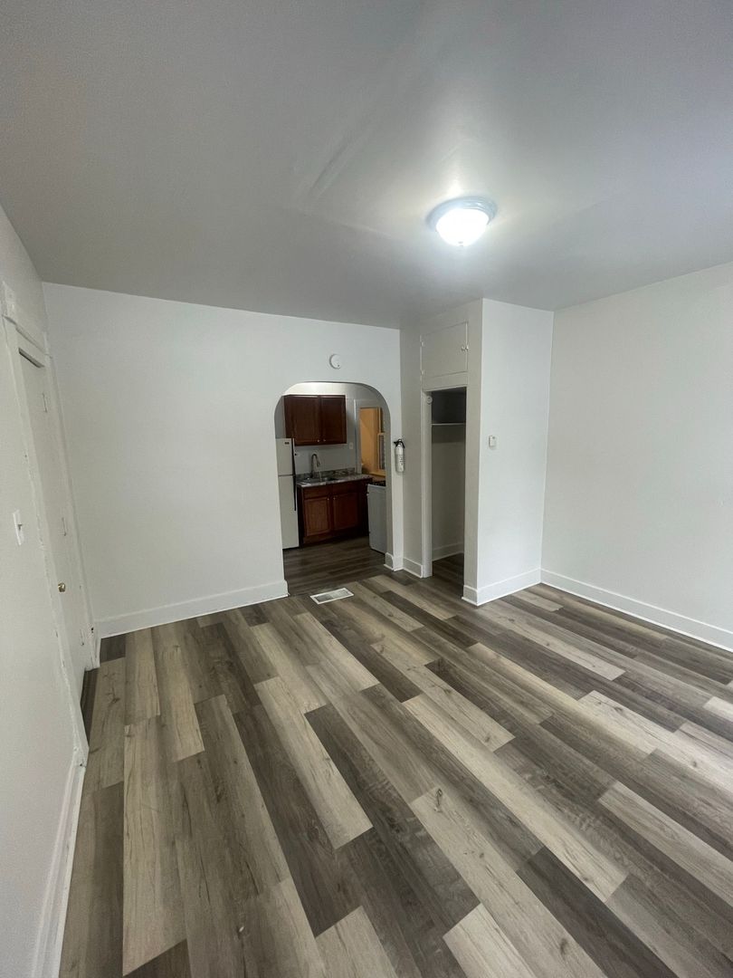 Milwaukee Apartment: 235 N 37th St.