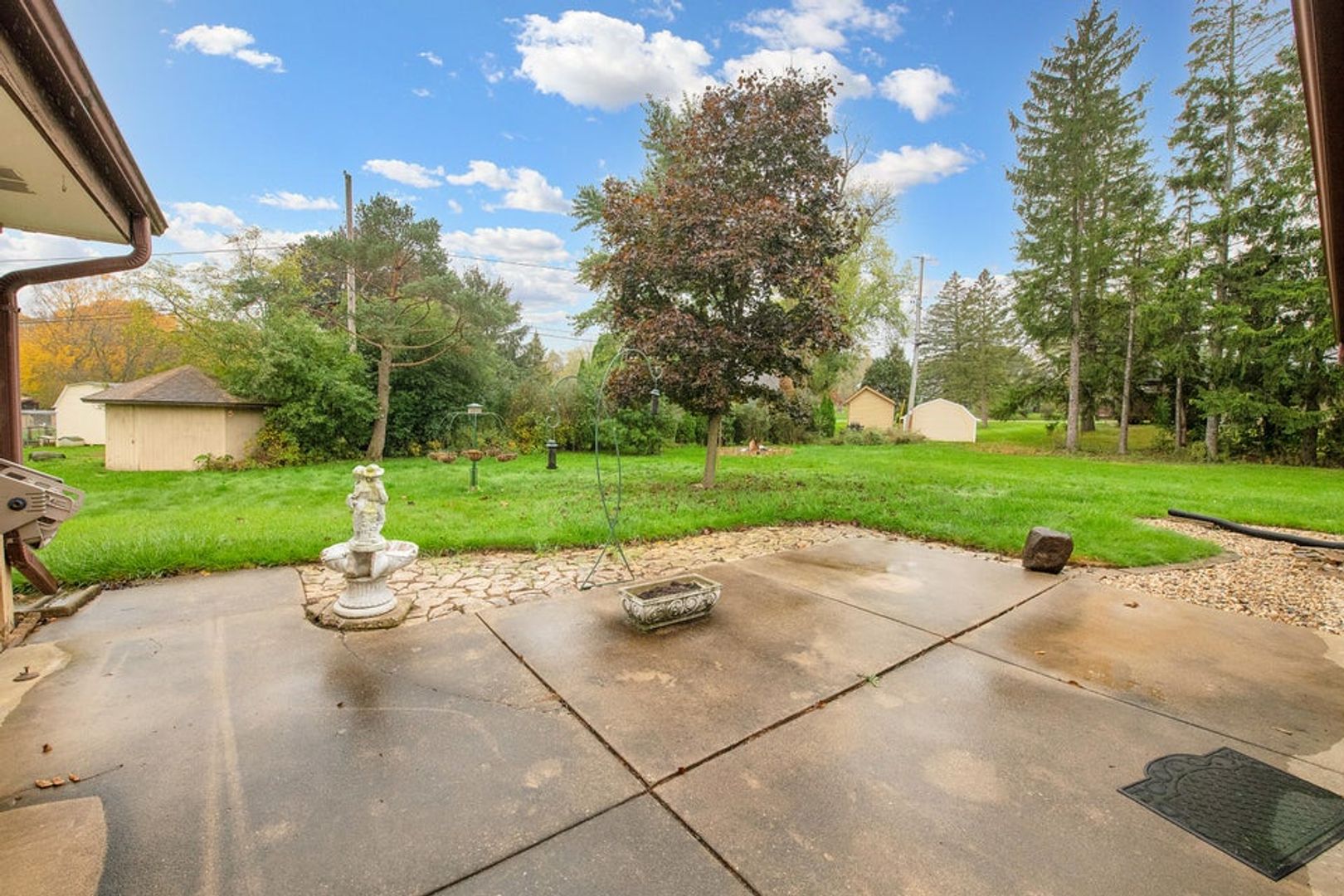 Menomonee Falls House: N55W21387 Logan Dr.