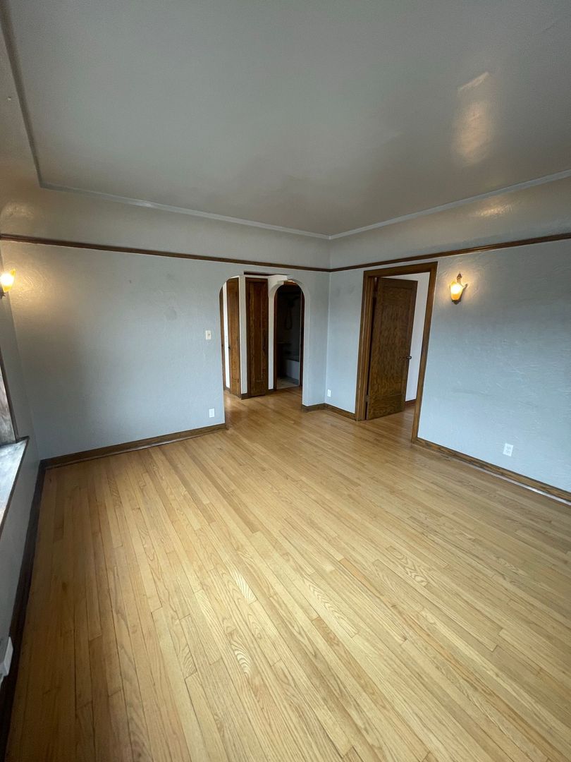 West Allis Apartment: 7500-7504 W Greenfield Ave./1375 S 75th St.