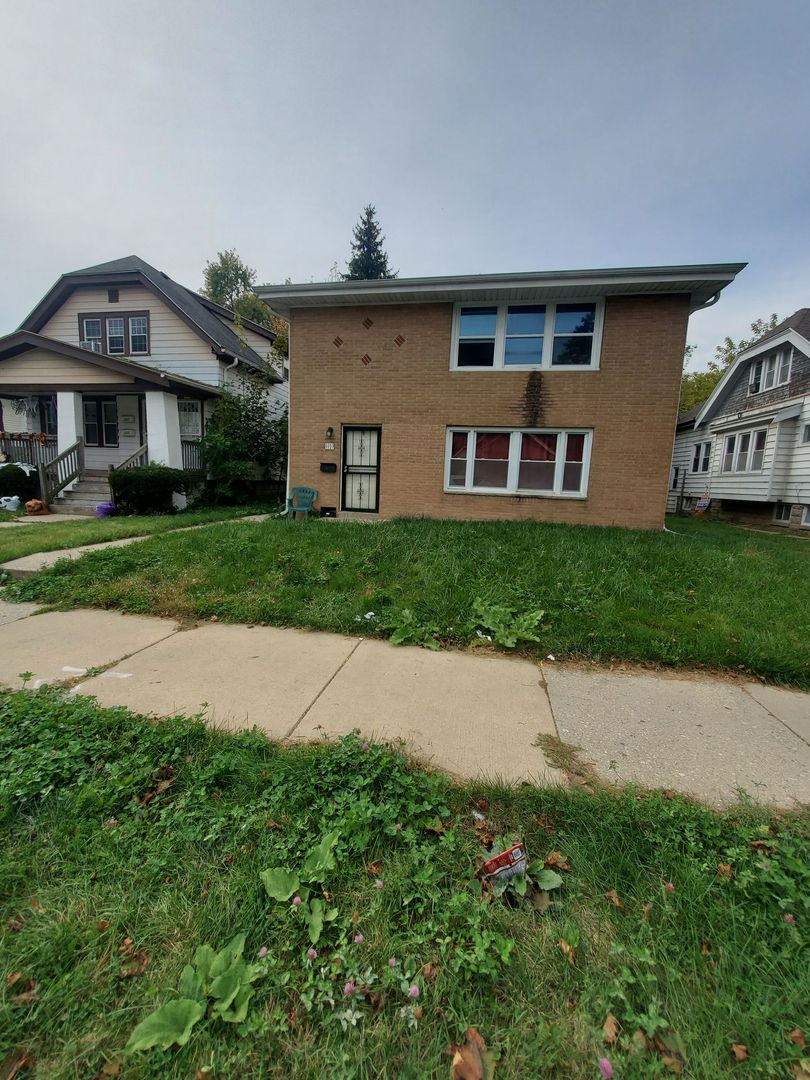 Milwaukee Apartment: 5541-5543 N 35th St.