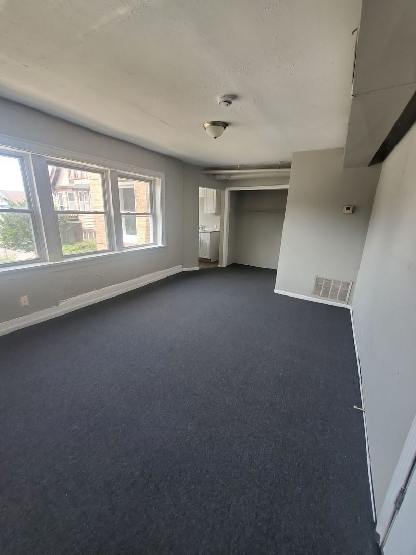 Milwaukee Apartment: 2214-2220 W Hopkins St.