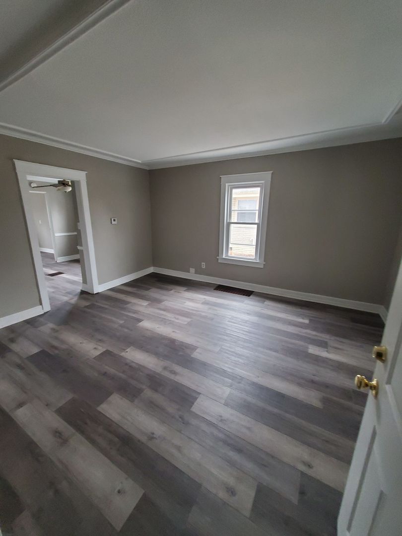 Waukesha Apartment: 418 Lemira Ave