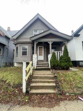 2 Bedroom Upper – photo 1