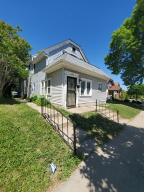 1 Bedroom Upper – photo 1