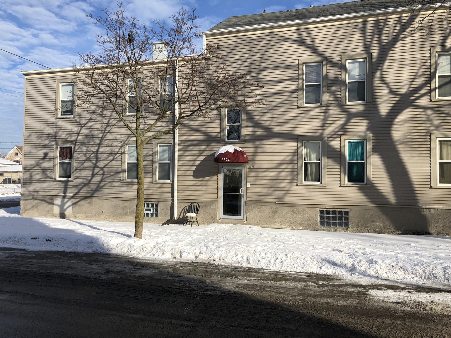 Milwaukee Apartment: 3368 N Booth St