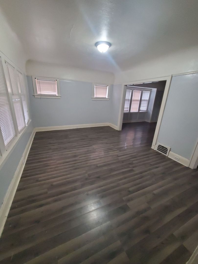 Milwaukee Apartment: 3825-3827 N 10th St.