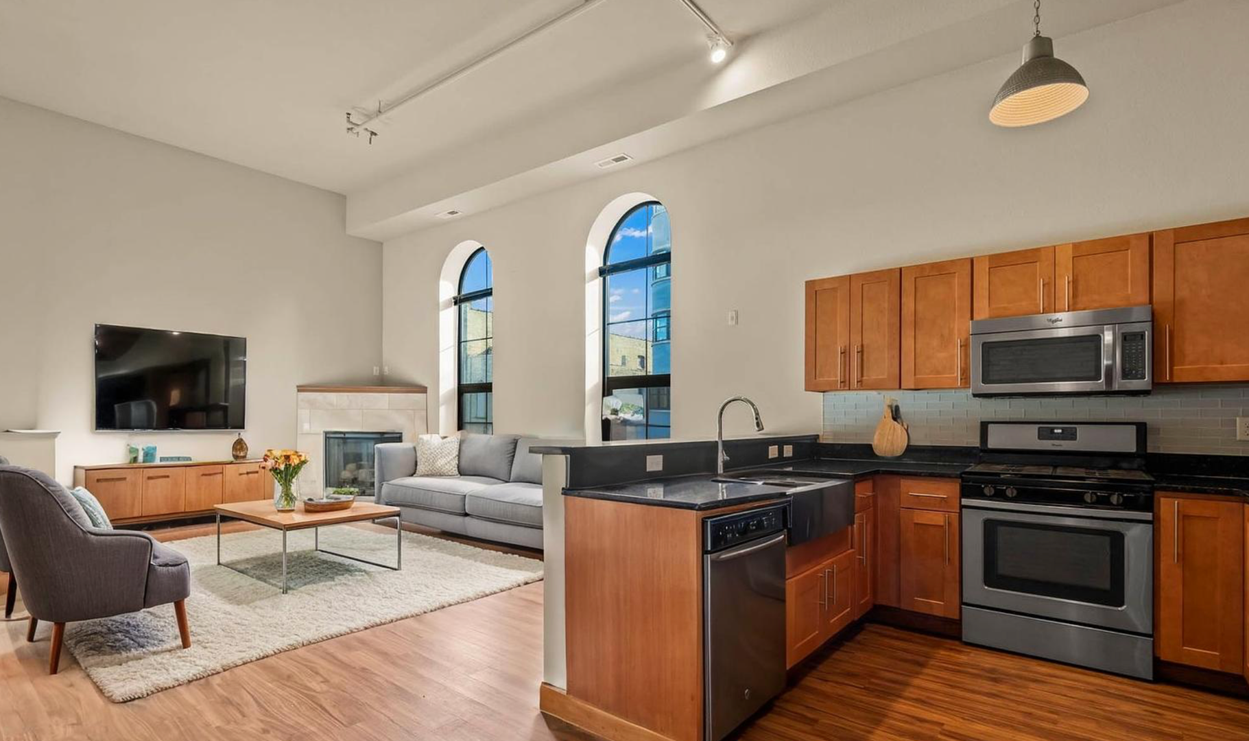 Milwaukee Apartment: 130-138 W. Pittsburgh Ave. / 174-192 S 2nd St.