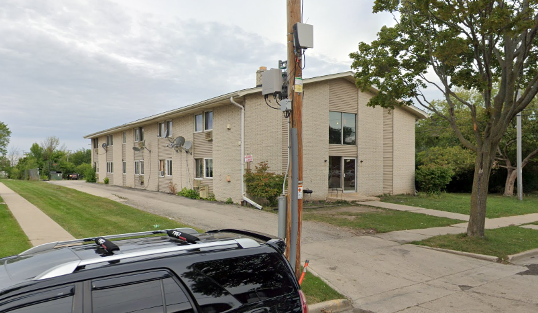 Milwaukee Apartment: 4635 S. 23rd Street