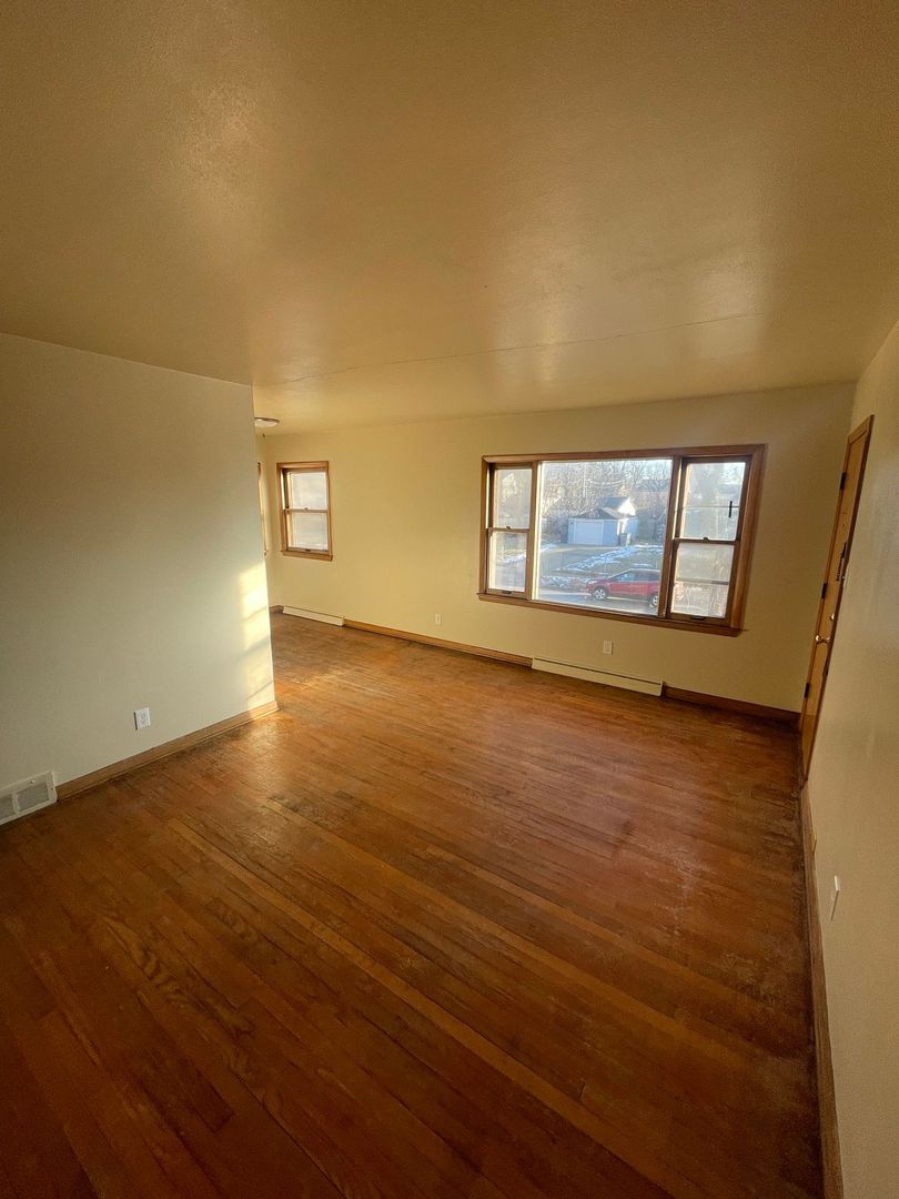 Milwaukee Apartment: 5205 N 55th St.