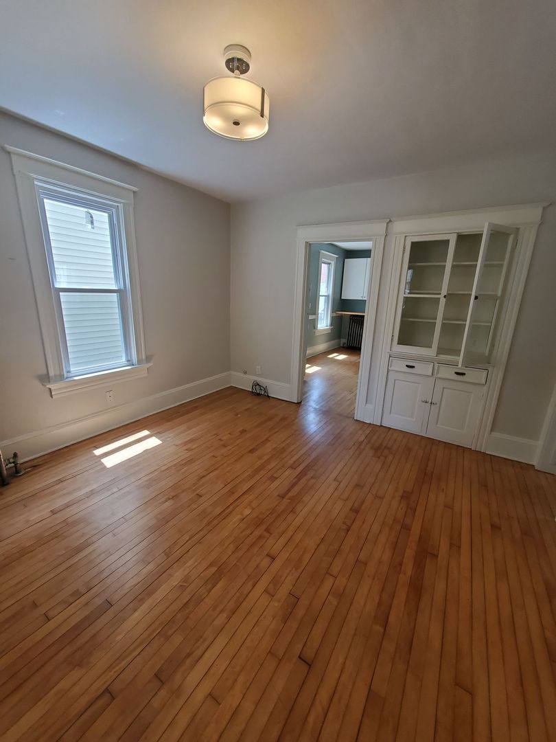 Milwaukee Apartment: 3015-3015B N Pierce St.