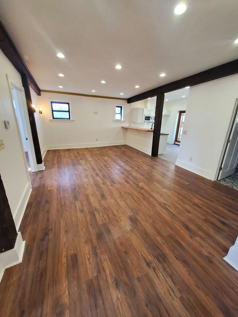 Milwaukee Apartment: 2123 W. Mineral St.