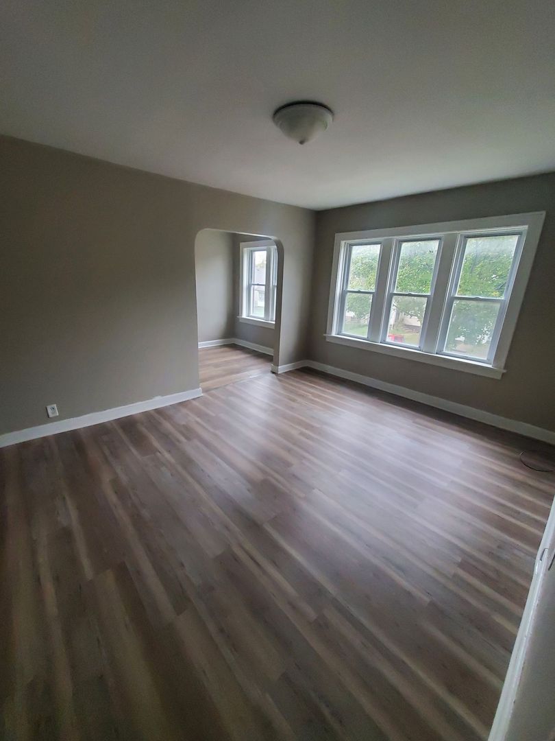 Milwaukee Apartment: 4603 N 29th St