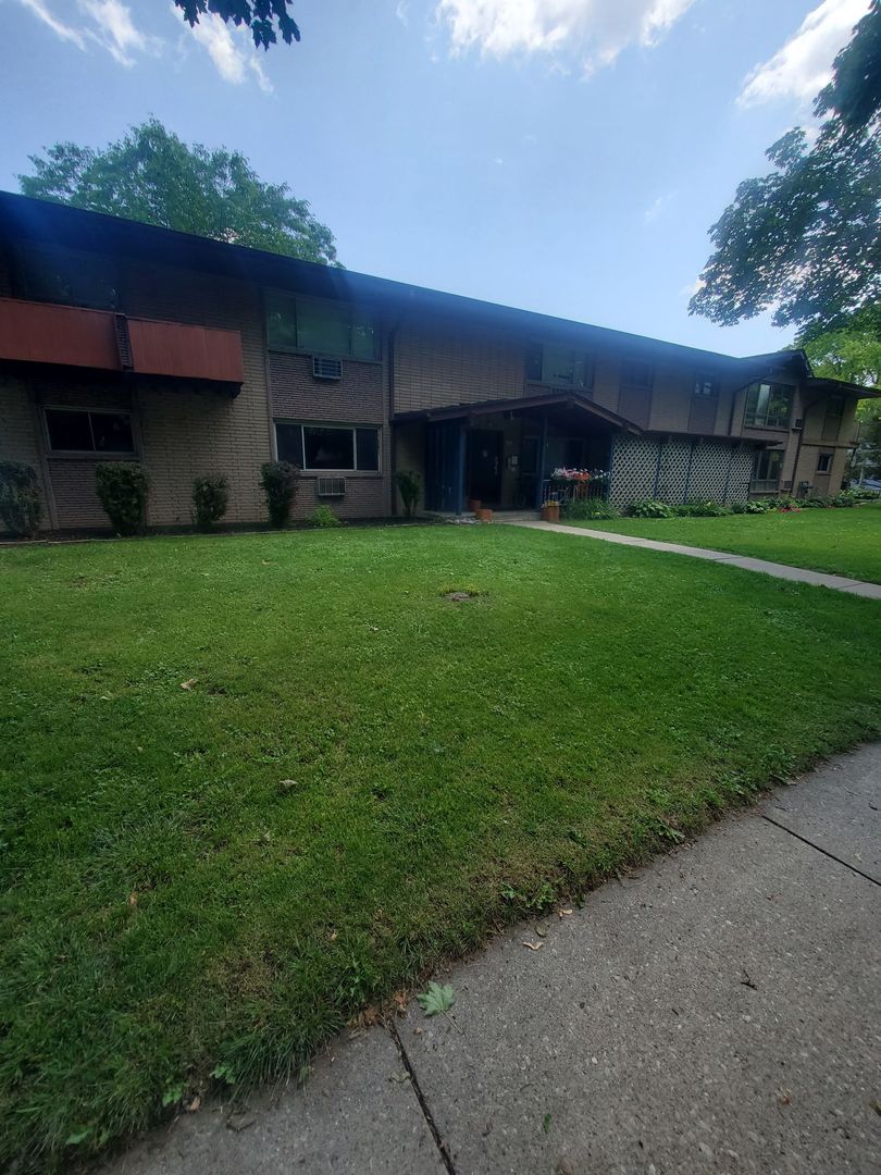 Milwaukee Apartment: 4454 S 14th St.