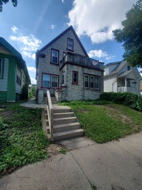 2 Bedroom upper unit – photo 1