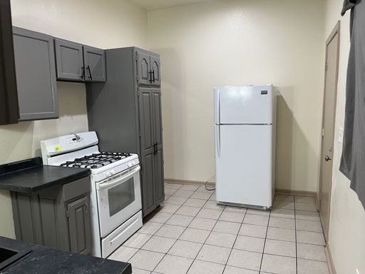 2 Bedroom Lower – photo 1