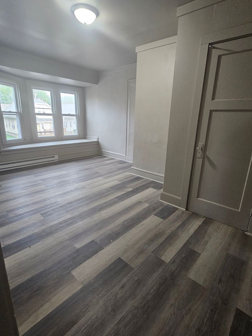 Milwaukee Apartment: 3901-3911 N 27th St.