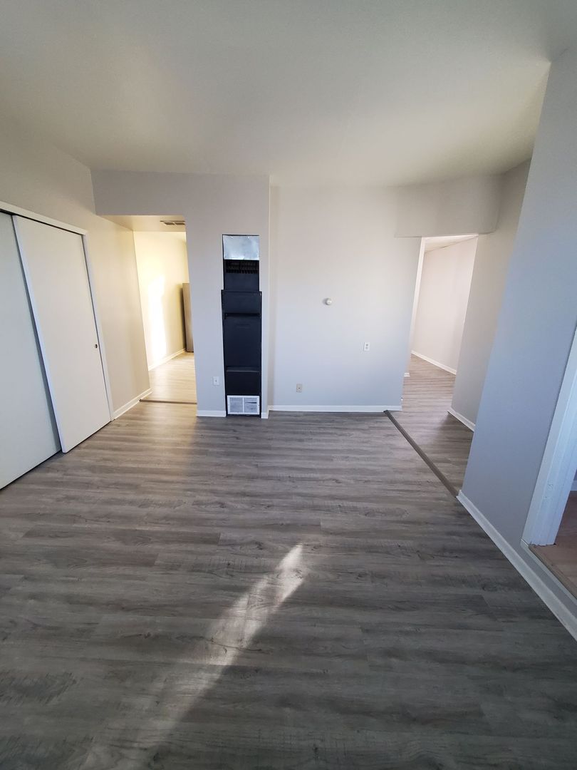 Milwaukee Apartment: 2467 S Burrell St