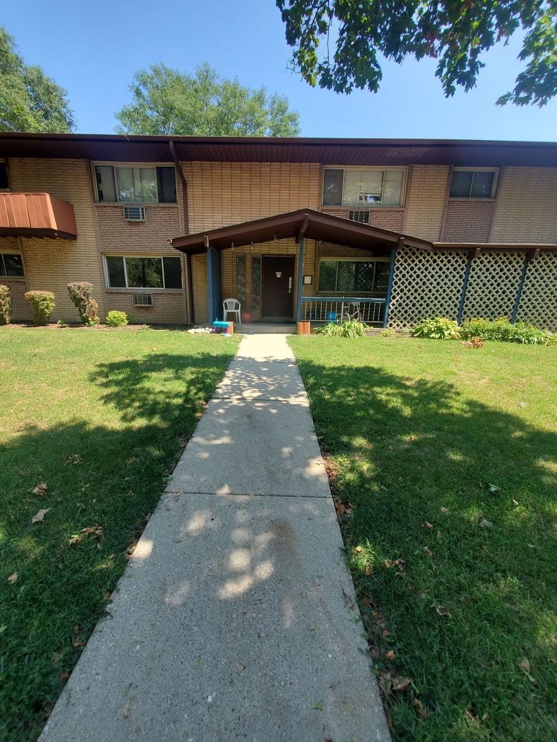 Milwaukee Apartment: 4454 S 14th St.
