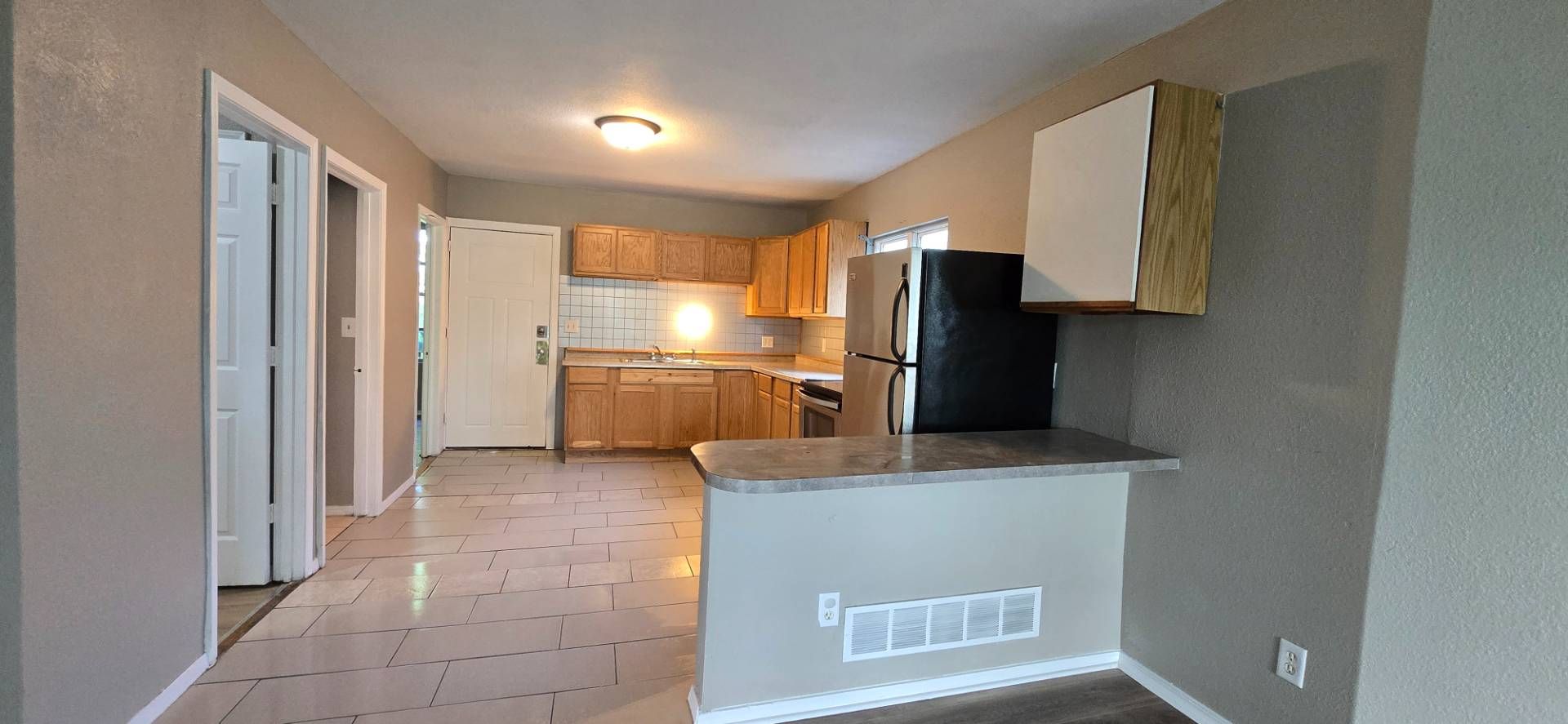 Milwaukee Apartment: 2164 N 37th St.