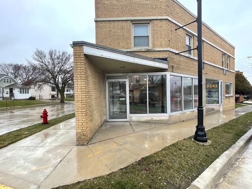 9244 W National Ave, #102, West Allis, WI 53227