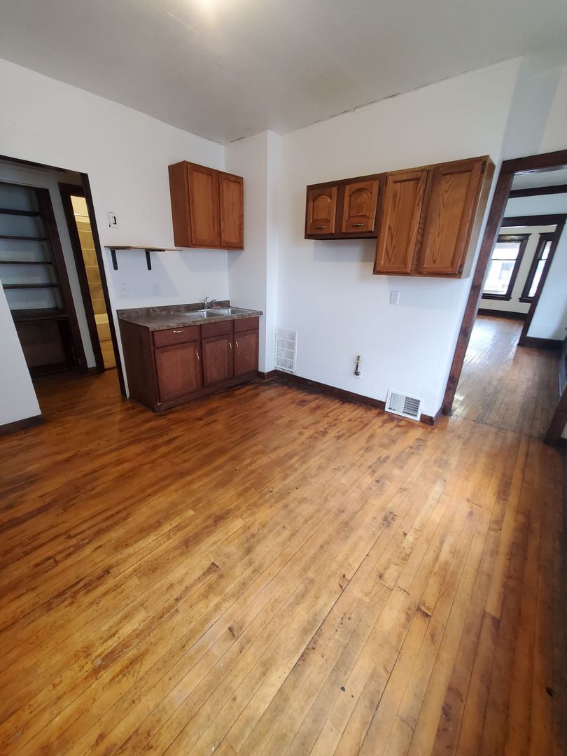 Milwaukee Apartment: 2873-2875 N 26th St.