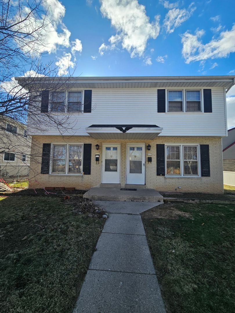 Milwaukee Apartment: 9111-9113 W Herbert Ct.