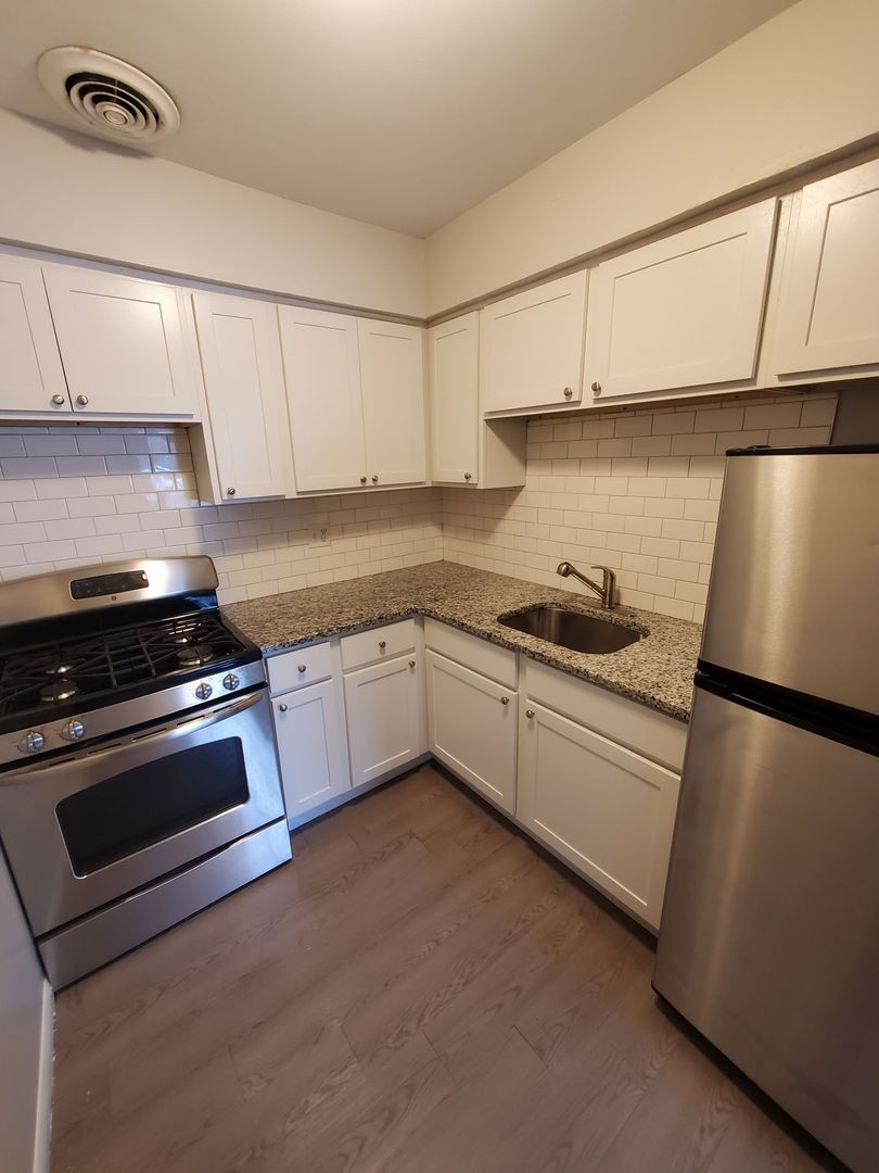 Milwaukee Apartment: 3140 S Kinnickinnic Ave.