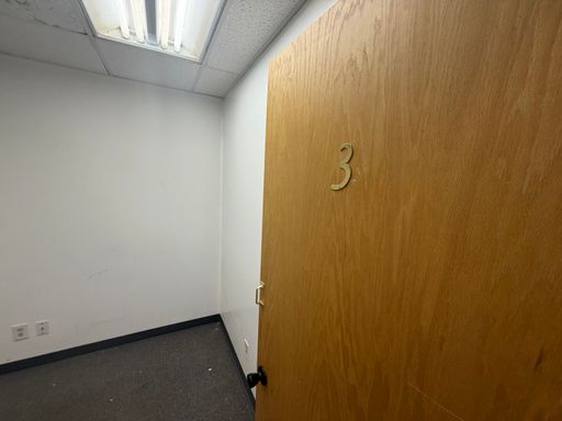 Small commercial Space for Rent