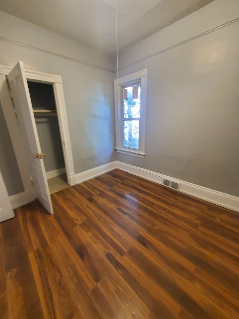 Milwaukee Apartment: 1228-1230 N 28th St