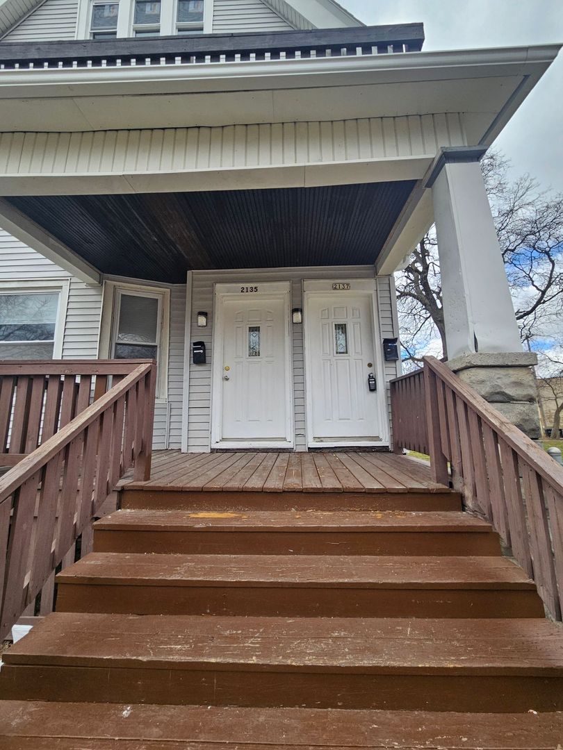 Milwaukee Apartment: 2135-2137 N 44th St.