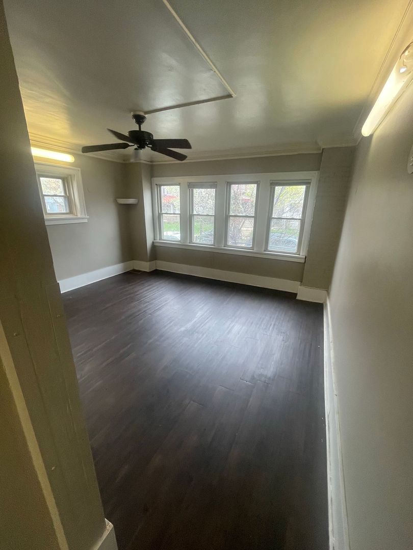 Milwaukee Apartment: 1135 N 33rd St.